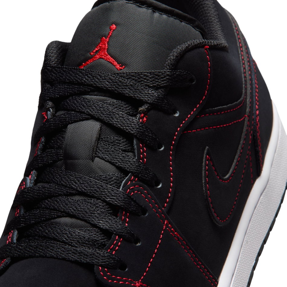 Air Jordan 1 Low Erkek Basketbol Ayakkabısı