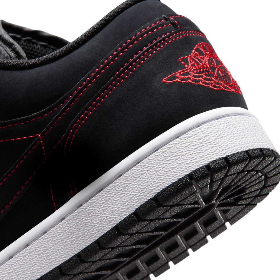 Air Jordan 1 Low Erkek Basketbol Ayakkabısı