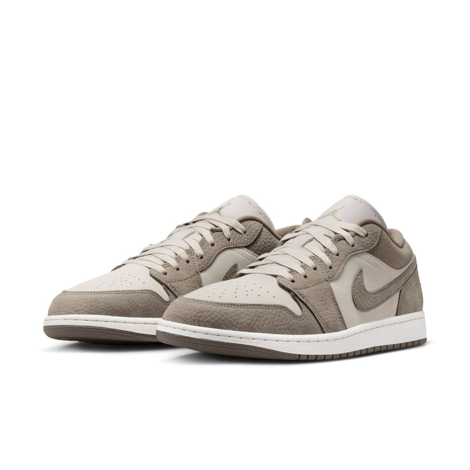Air Jordan 1 Low Erkek Basketbol Ayakkabısı
