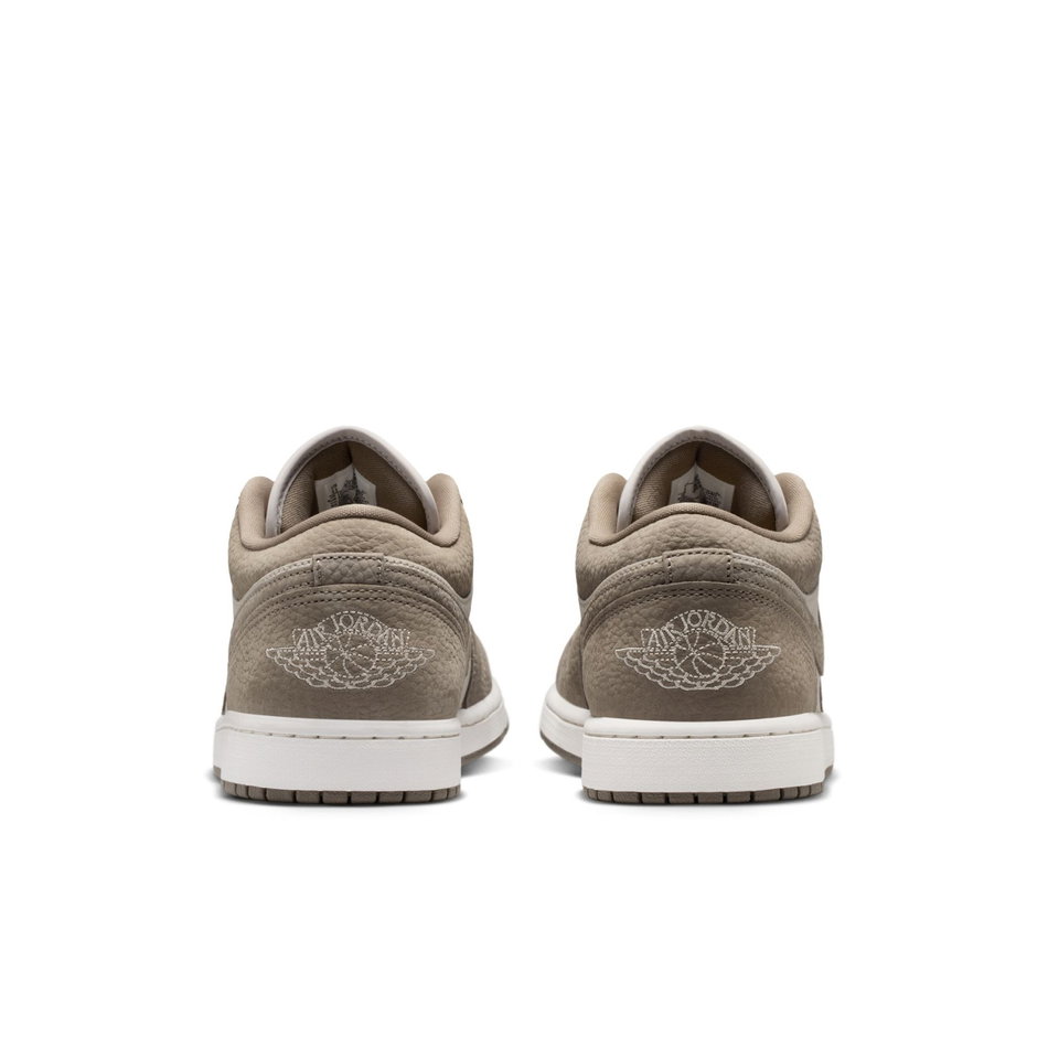 Air Jordan 1 Low Erkek Basketbol Ayakkabısı