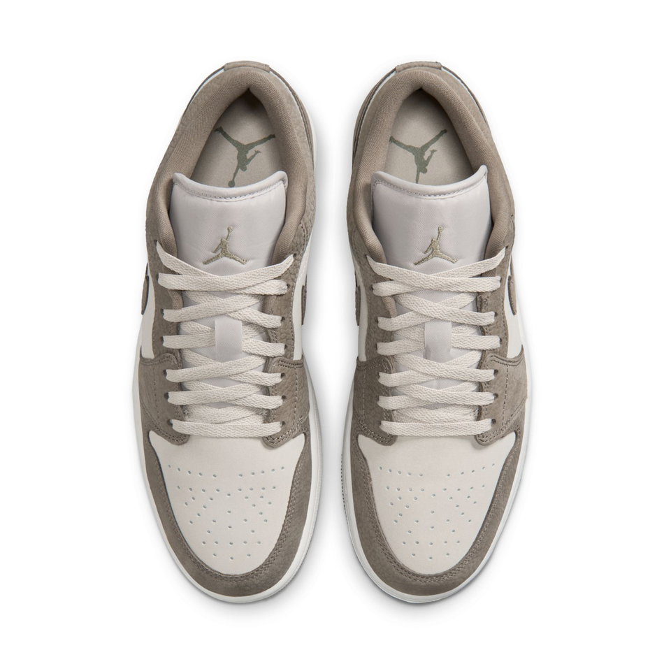 Air Jordan 1 Low Erkek Basketbol Ayakkabısı