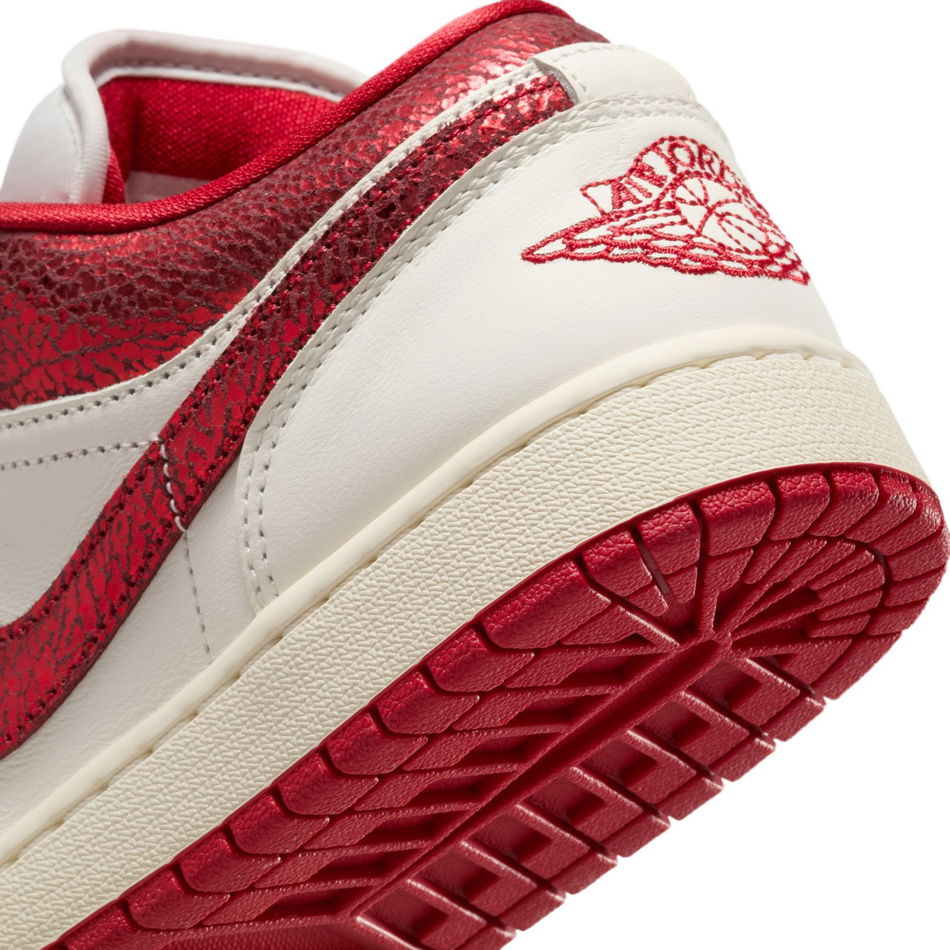 Air Jordan 1 Low 'Ruby' SE Kadın Basketbol Ayakkabısı