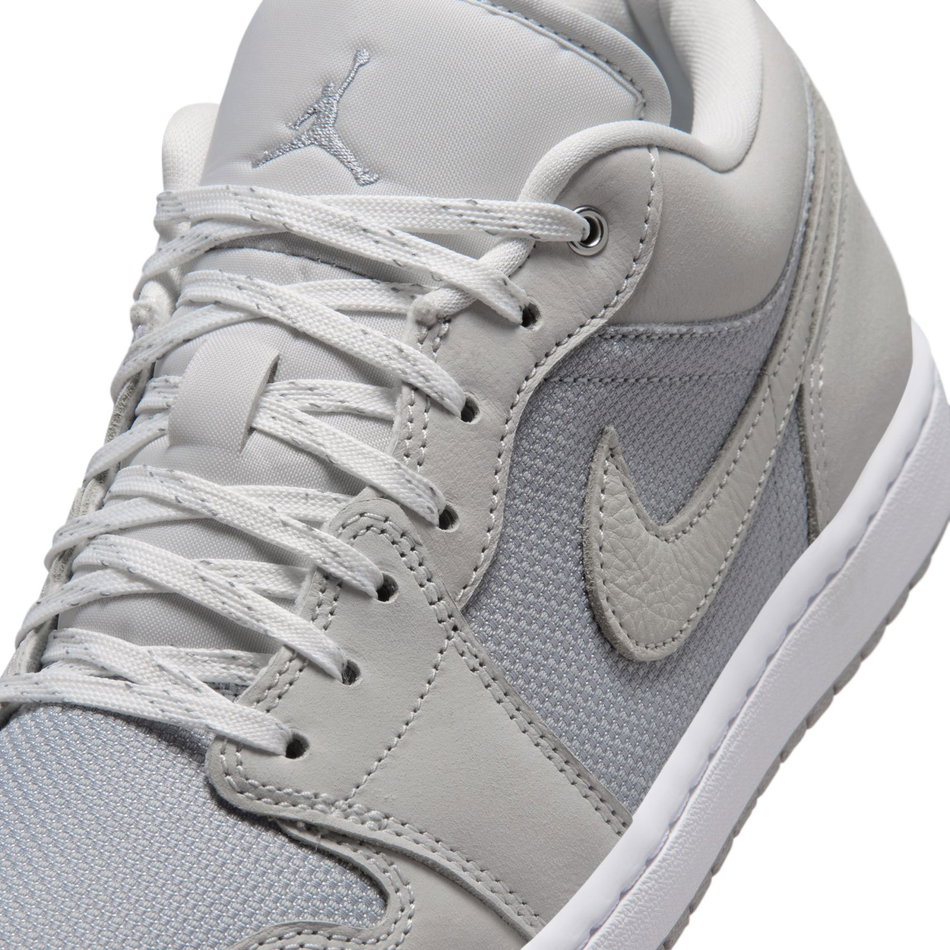Air Jordan 1 Low Se Erkek Gri Basketbol Ayakkabısı