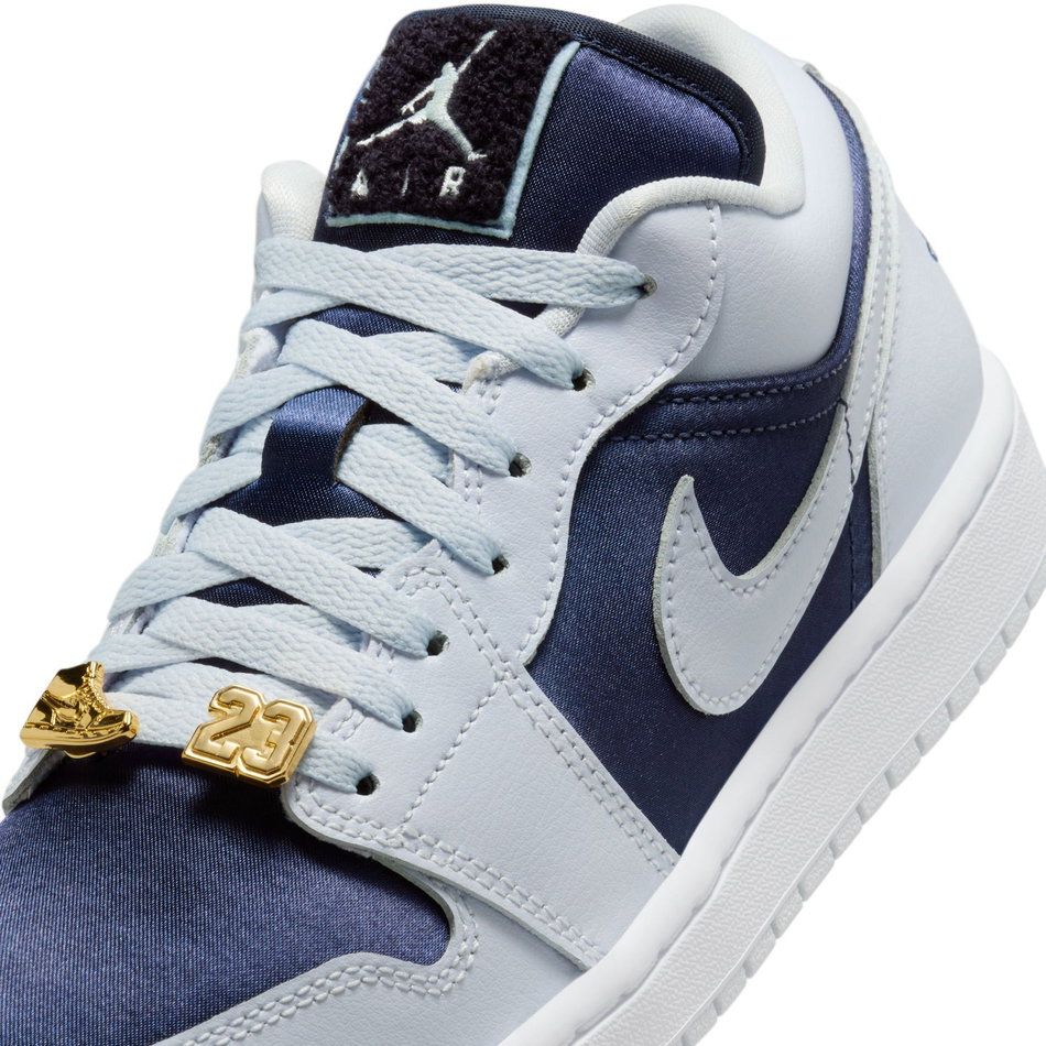 Air Jordan 1 Low SE 'Football Grey' Kadın Basketbol Ayakkabısı