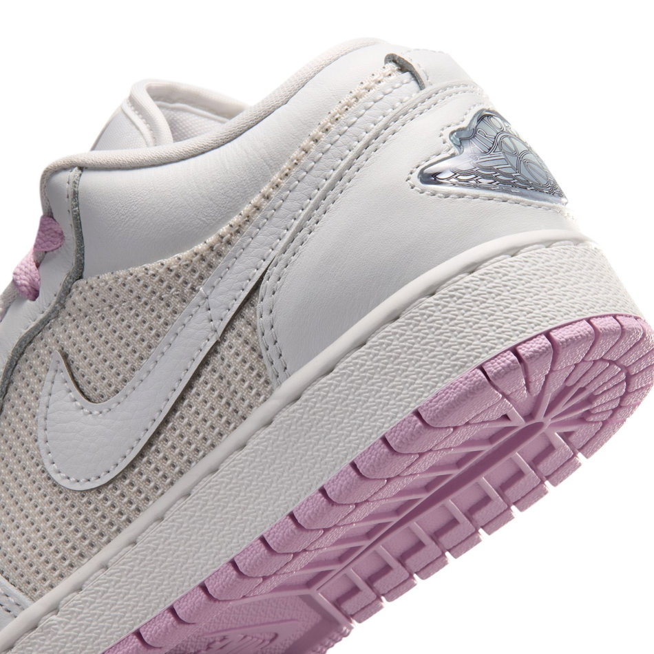 Air Jordan 1 Low SE Gs Basketbol Ayakkabısı