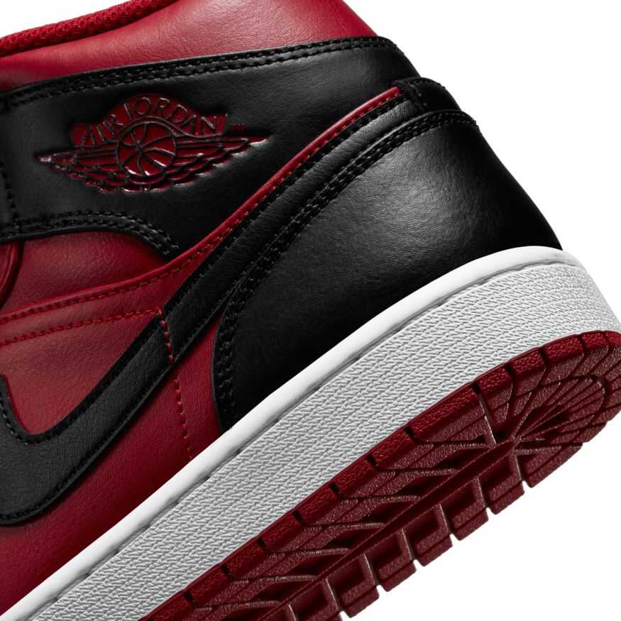 Air Jordan 1 Mid Erkek Basketbol Ayakkabısı