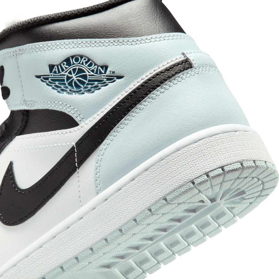 Air Jordan 1 Mid Erkek Basketbol Ayakkabısı