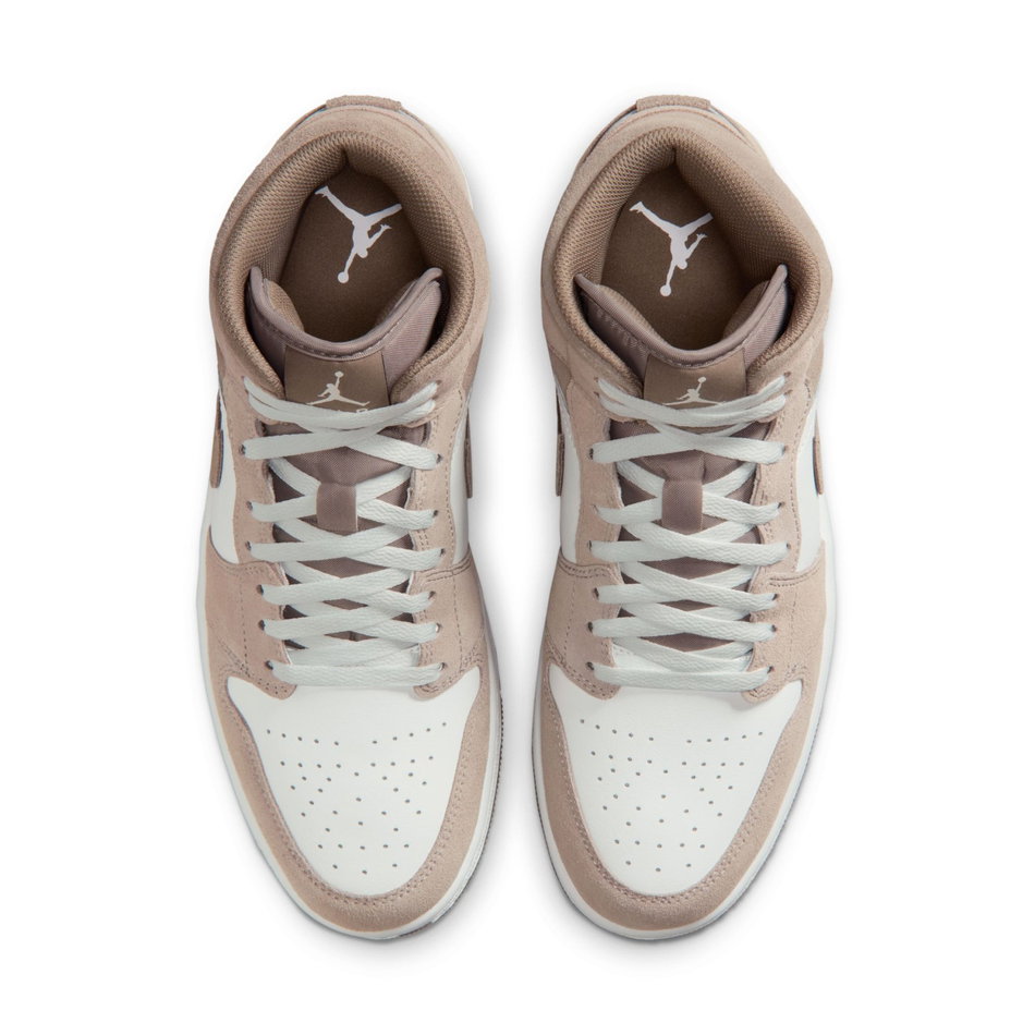 Air Jordan 1 Mid Erkek Basketbol Ayakkabısı
