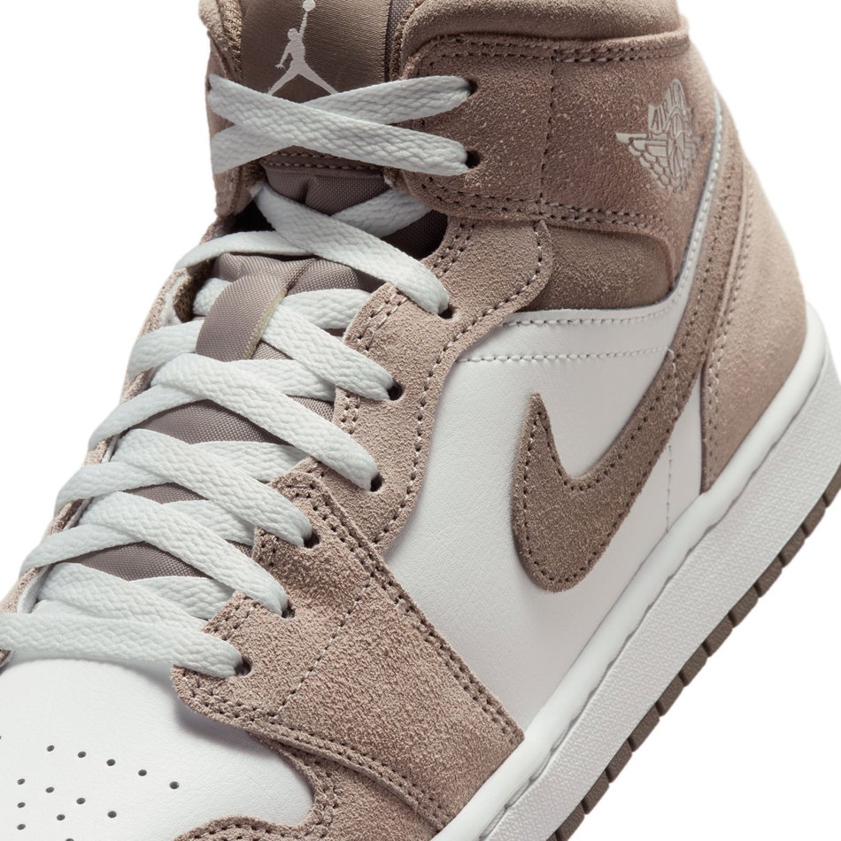 Air Jordan 1 Mid Erkek Basketbol Ayakkabısı