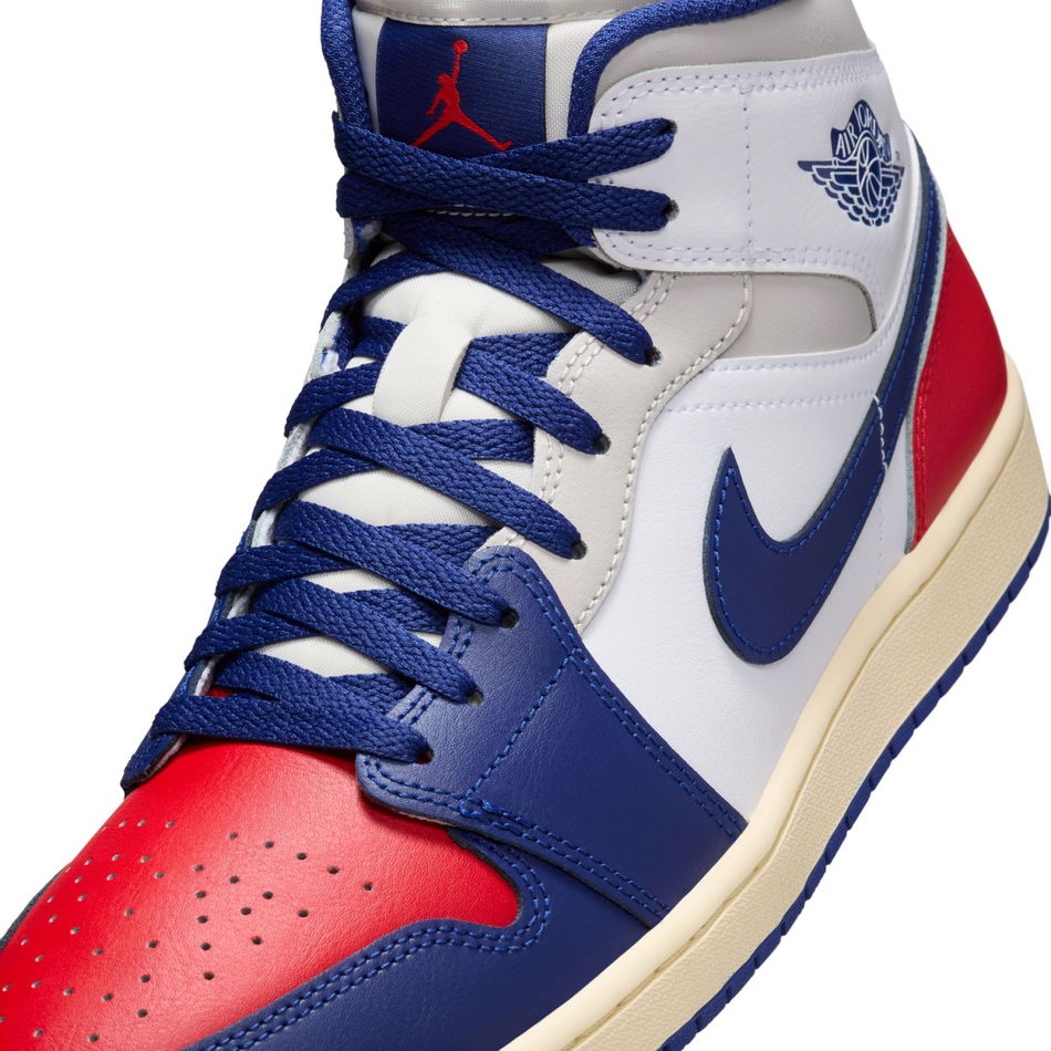 Air Jordan 1 Mid Erkek Basketbol Ayakkabısı