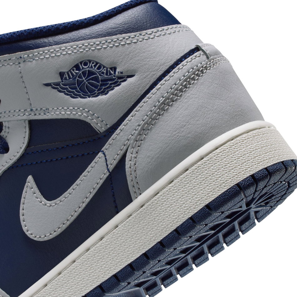 Air Jordan 1 Mid Gs Basketbol Ayakkabısı