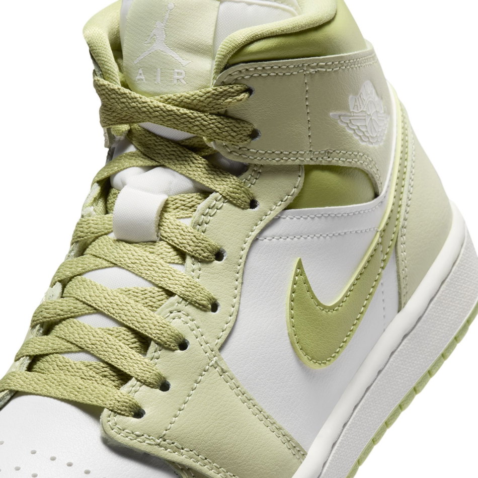 Air Jordan 1 Mid Kadın Basketbol Ayakkabısı