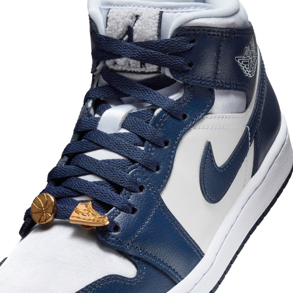 Air Jordan 1 Mid SE 'Football Grey' Kadın Basketbol Ayakkabısı