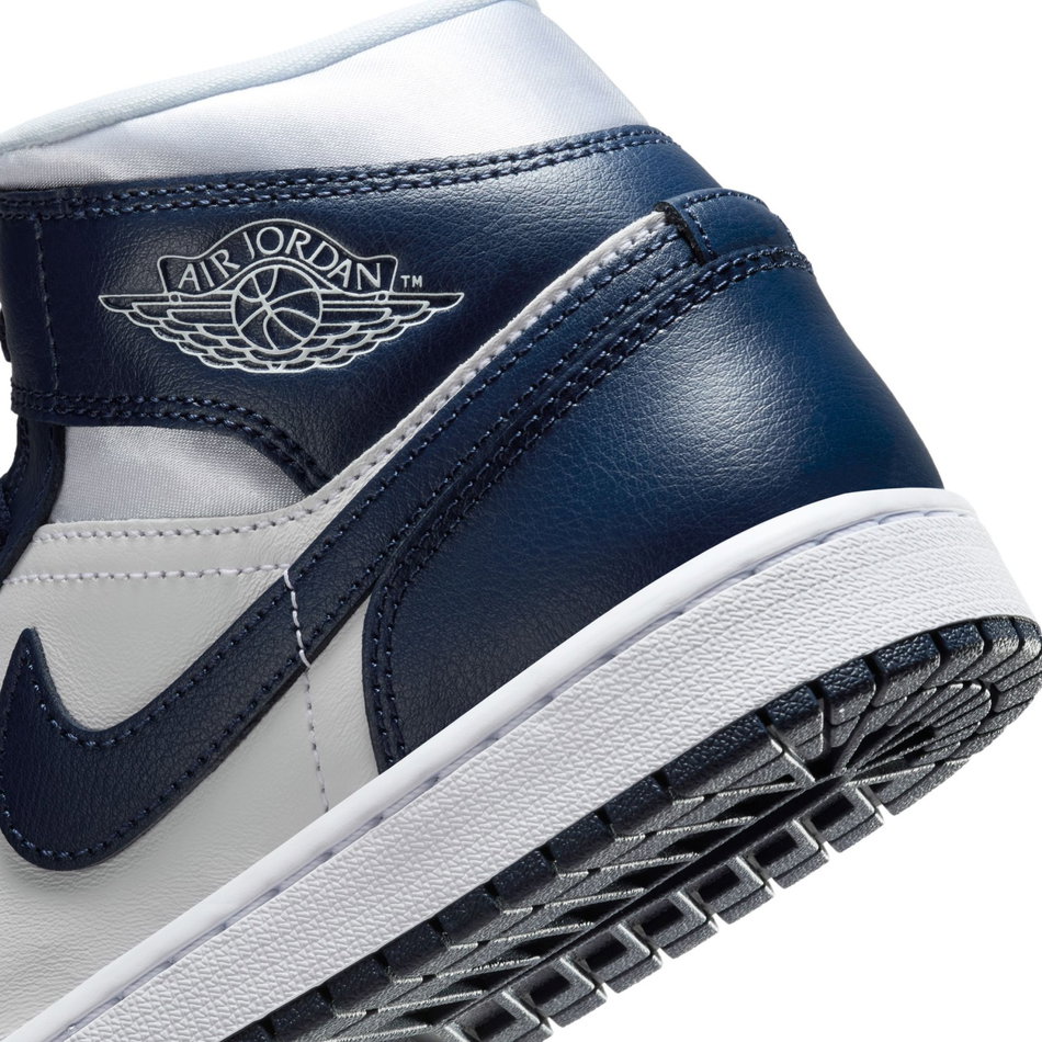 Air Jordan 1 Mid SE 'Football Grey' Kadın Basketbol Ayakkabısı
