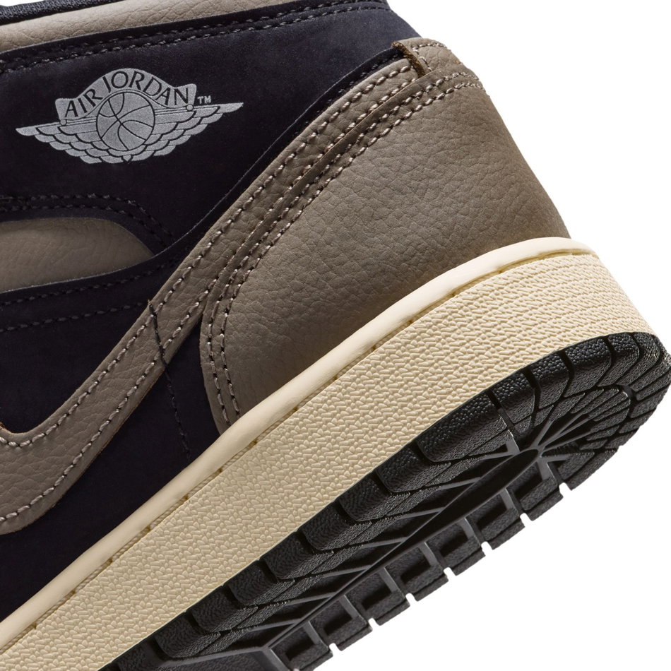 Air Jordan 1 Mid SE Gs Basketbol Ayakkabısı