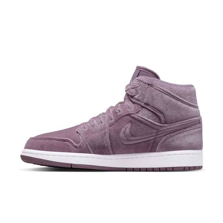 Air Jordan 1 Mid SE Kadın Basketbol Ayakkabısı