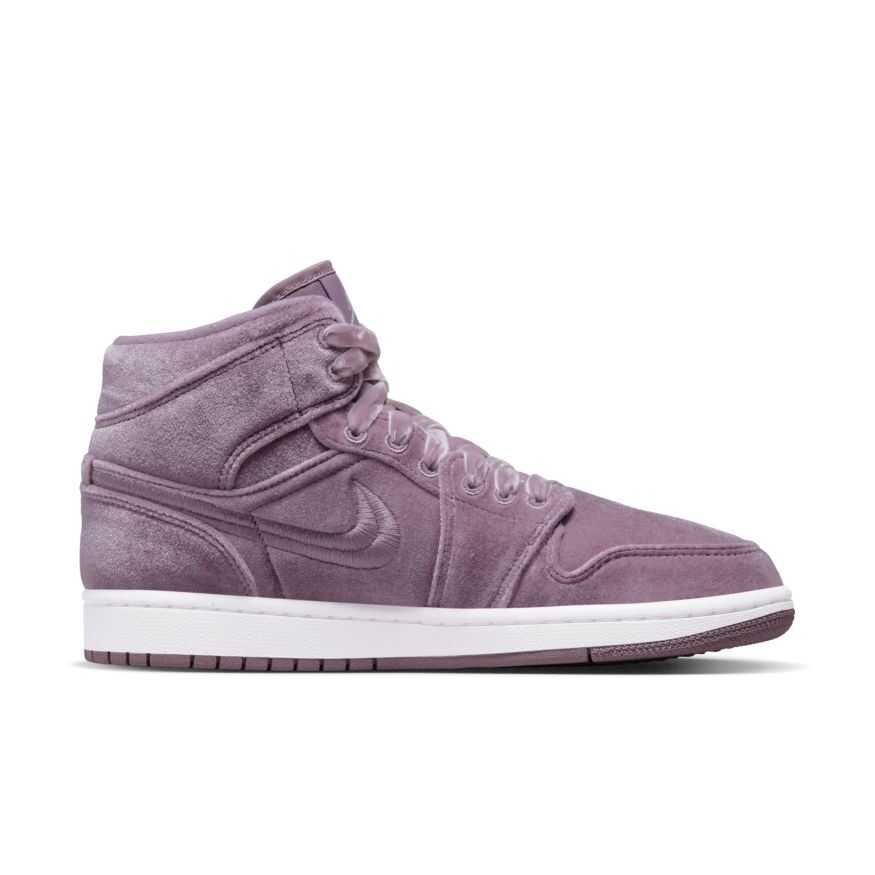 Air Jordan 1 Mid SE Kadın Basketbol Ayakkabısı
