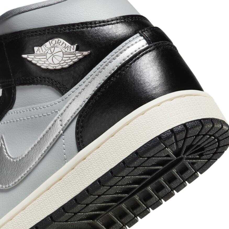 Air Jordan 1 Mid SE Kadın Basketbol Ayakkabısı