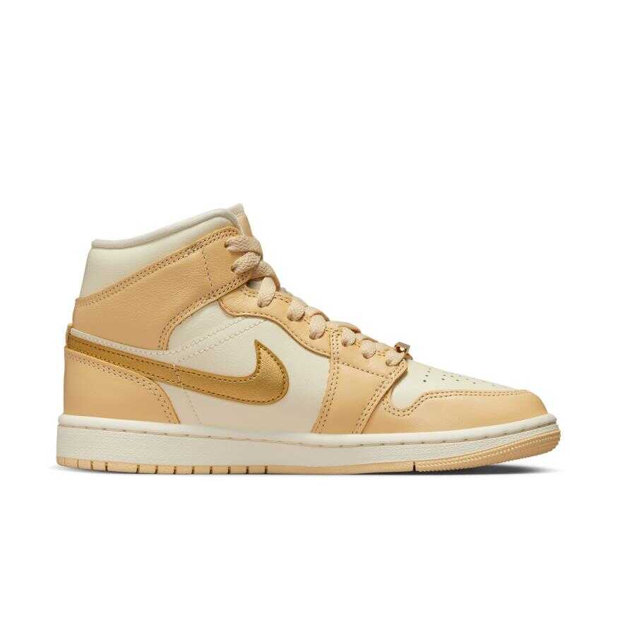 Air Jordan 1 Mid SE Kadın Basketbol Ayakkabısı