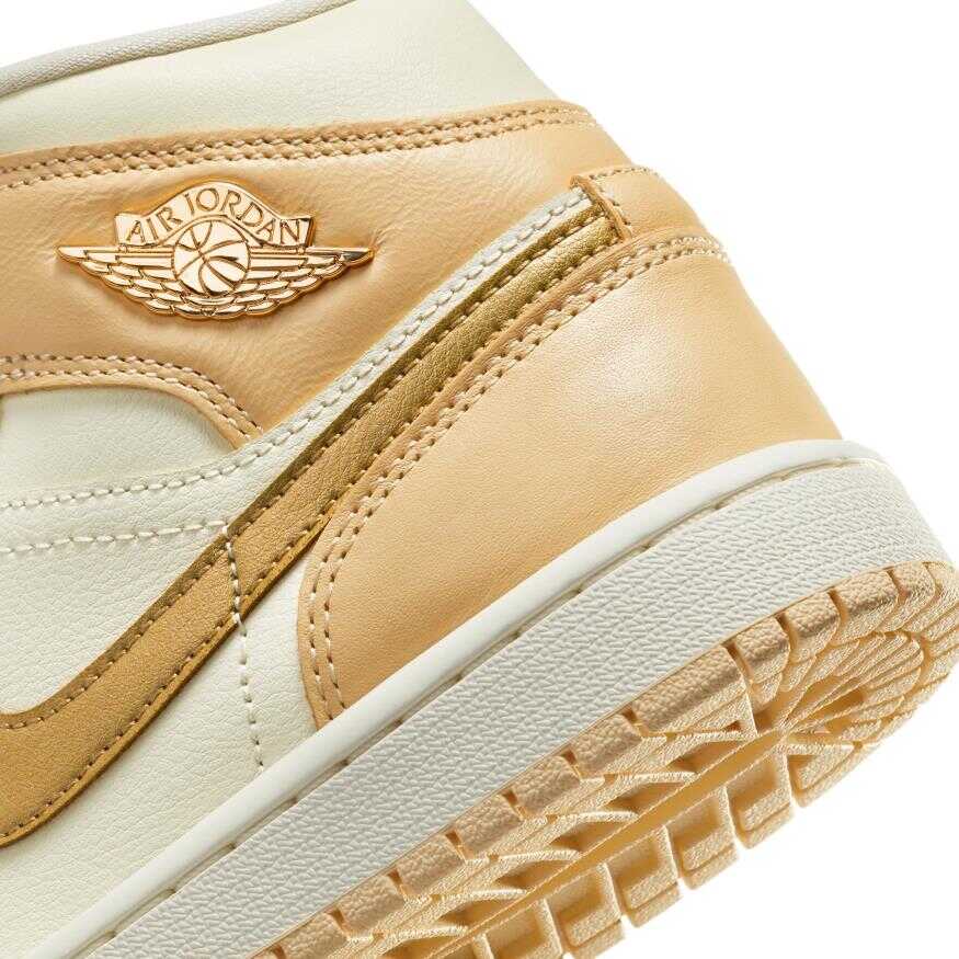 Air Jordan 1 Mid SE Kadın Basketbol Ayakkabısı