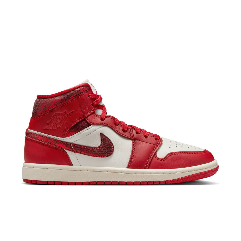 Air Jordan 1 Mid SE Kadın Basketbol Ayakkabısı