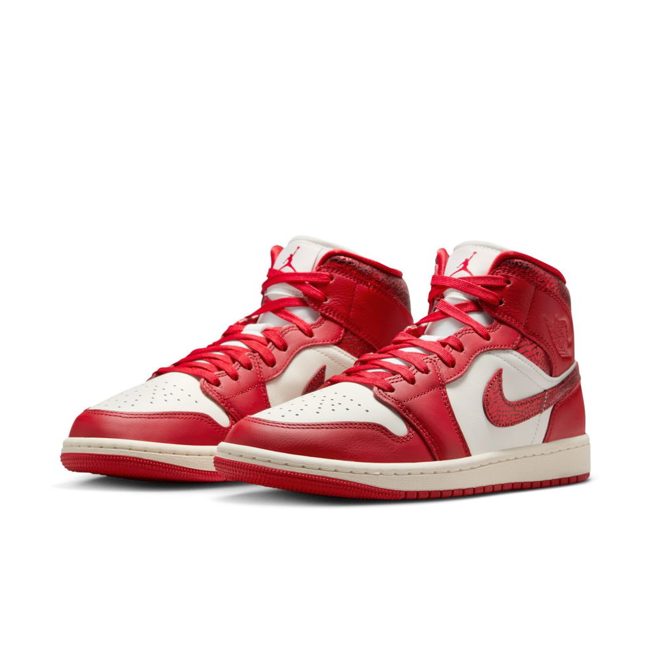 Air Jordan 1 Mid SE Kadın Basketbol Ayakkabısı