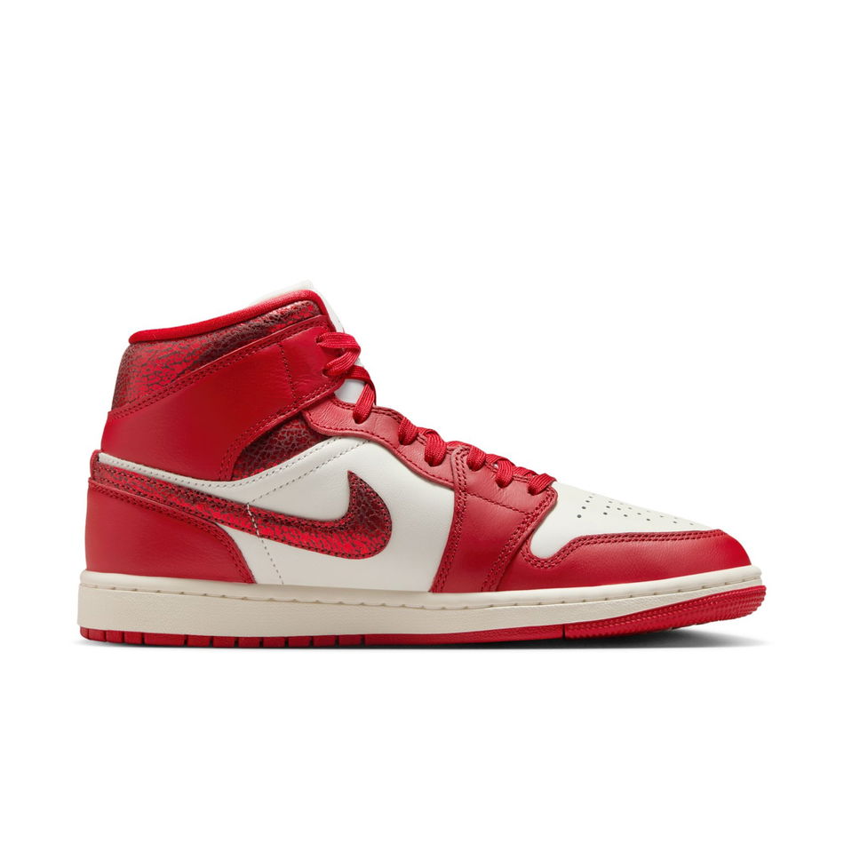 Air Jordan 1 Mid SE Kadın Basketbol Ayakkabısı