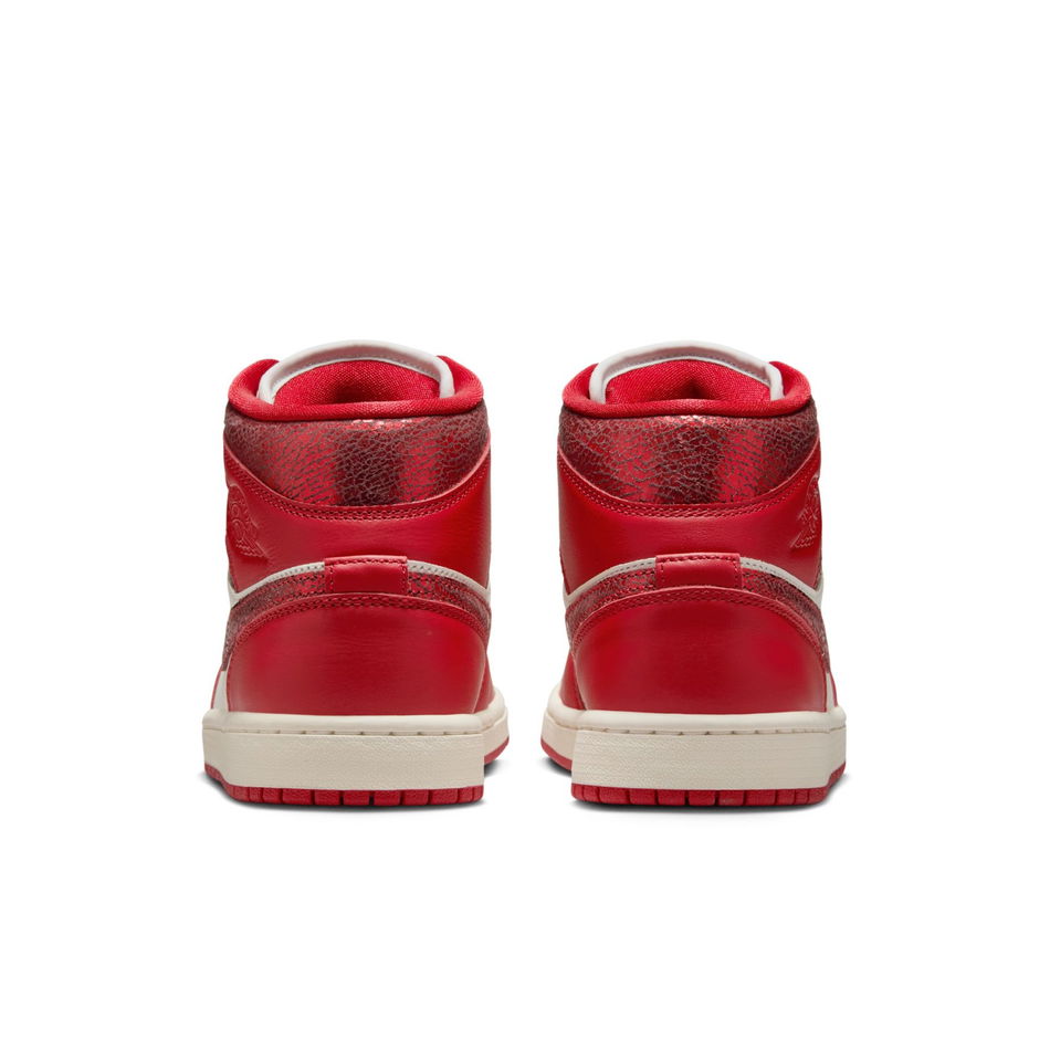 Air Jordan 1 Mid SE Kadın Basketbol Ayakkabısı