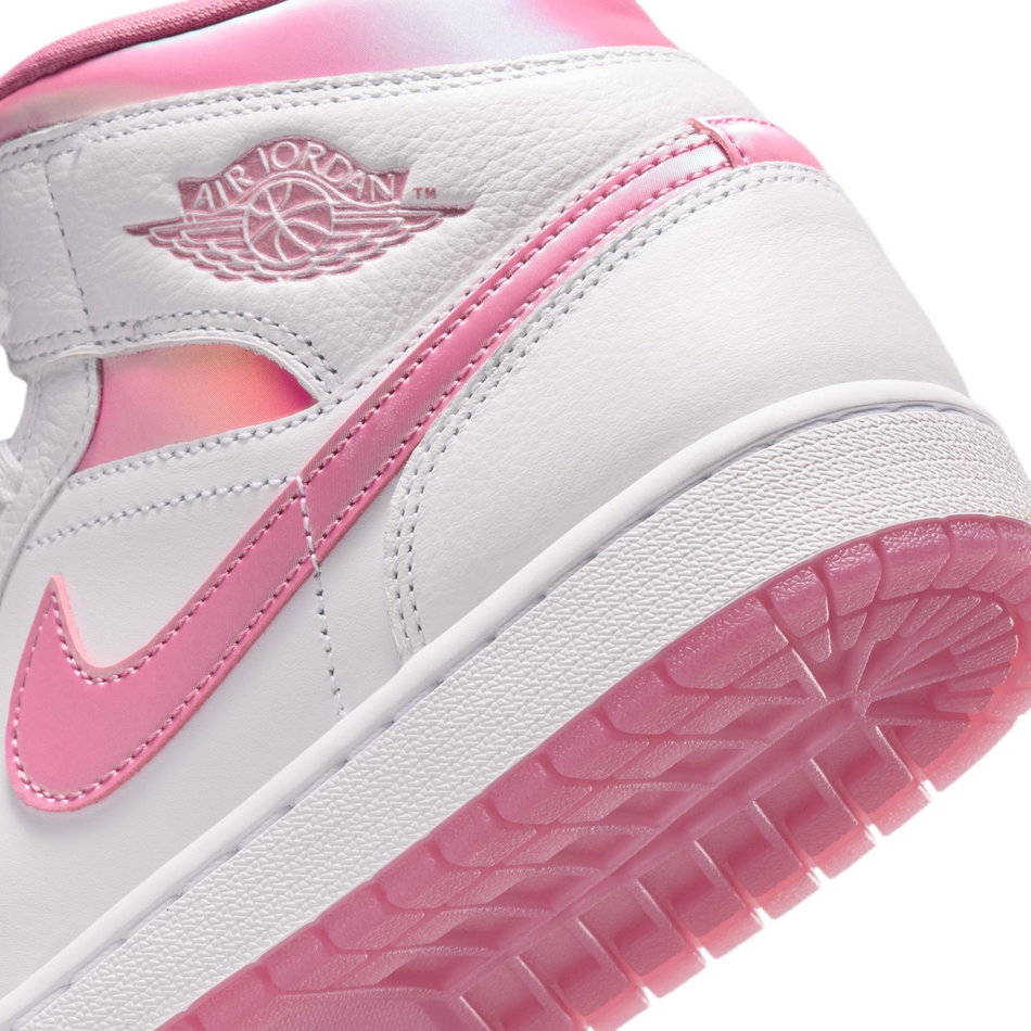 Air Jordan 1 Mid SE Kadın Basketbol Ayakkabısı