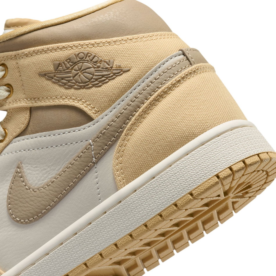 Air Jordan 1 Mid SE Kadın Basketbol Ayakkabısı