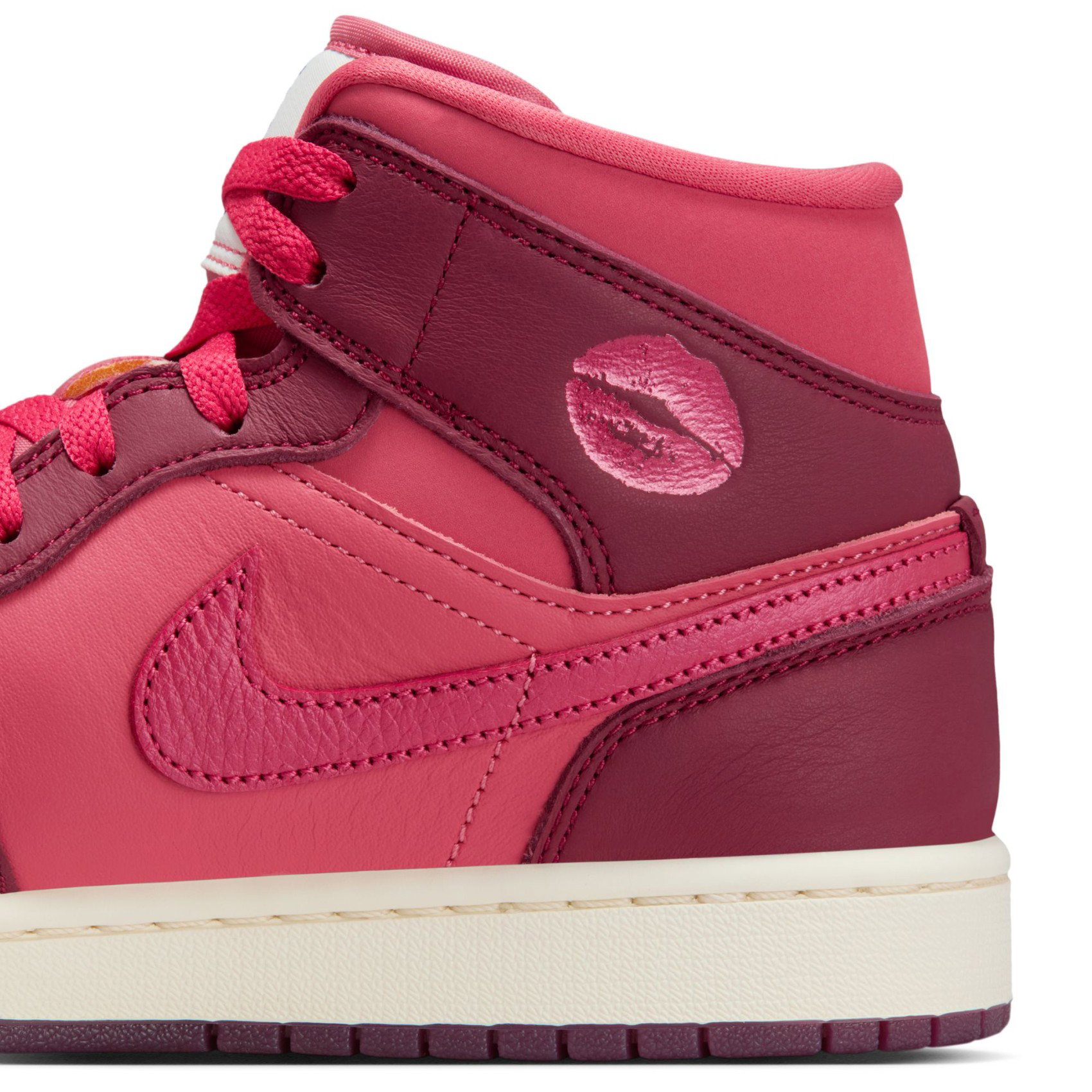 Nike Air Jordan 1 Mid SE Valentine's Day Kadın Basketbol