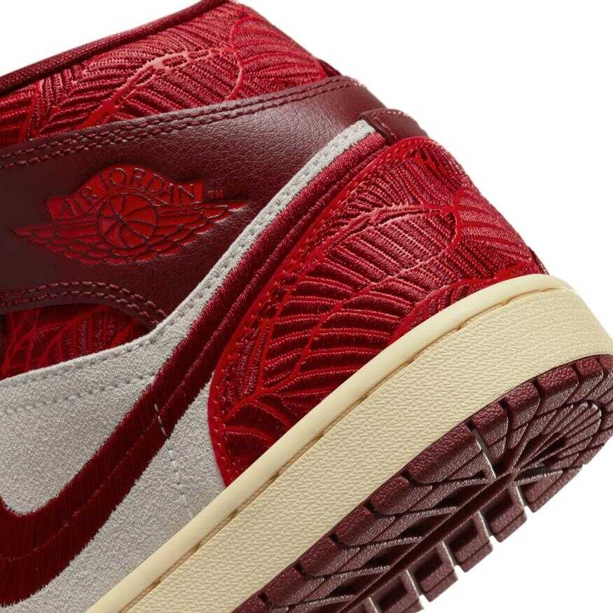 Air Jordan 1 Mid Special Edition Kadın Basketbol Ayakkabısı