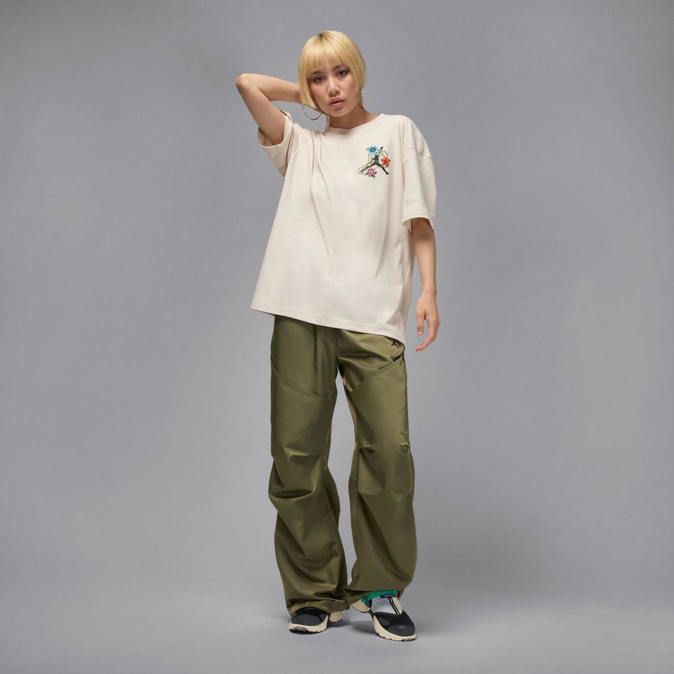 Jordan Flight SS OS GFX Tee Kadın Tişört
