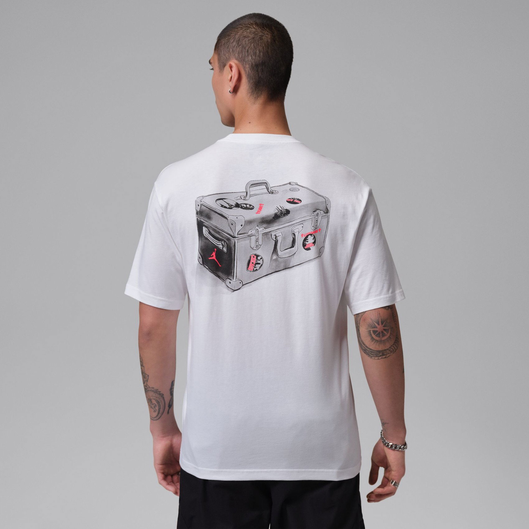 Nike Jordan Travel Gfx Ss Crew Erkek Beyaz Tişört IF3163-100