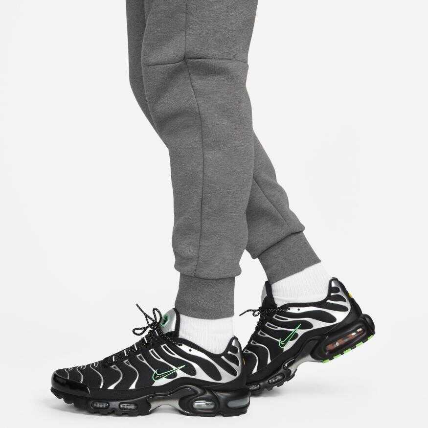 Liverpool FC Tech Fleece Jogger Erkek Eşofman Altı