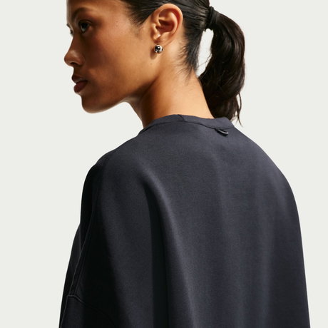 NIKE - 24.7 ImpossiblySoft Dri-FIT Crew Kadın Siyah Sweatshirt (1)