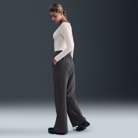 NIKE - 24.7 ImpossiblySoft Dri-FIT Flare Pant Kadın Eşofman Altı (1)