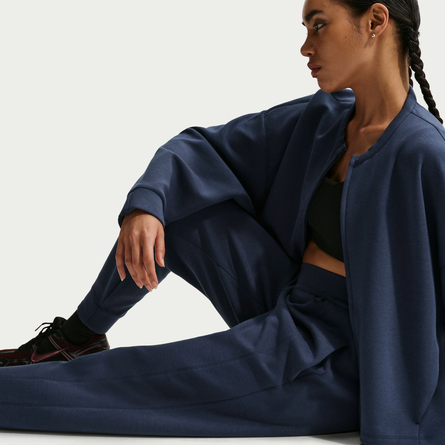 Nike 24.7 ImpossiblySoft Dri-FIT Mr Jogger Soft Kadın Eşofman Altı