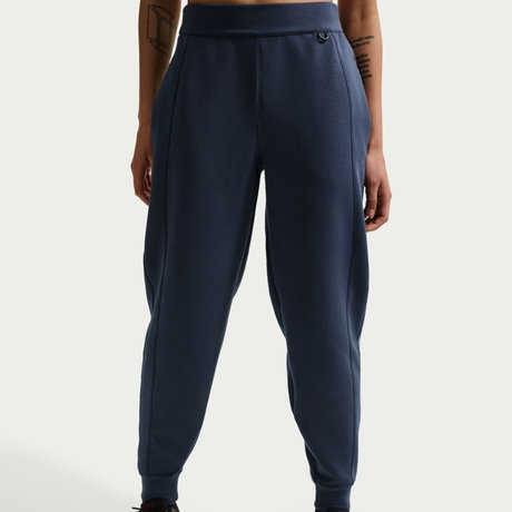 NIKE - 24.7 ImpossiblySoft Dri-FIT Mr Jogger Soft Kadın Eşofman Altı (1)