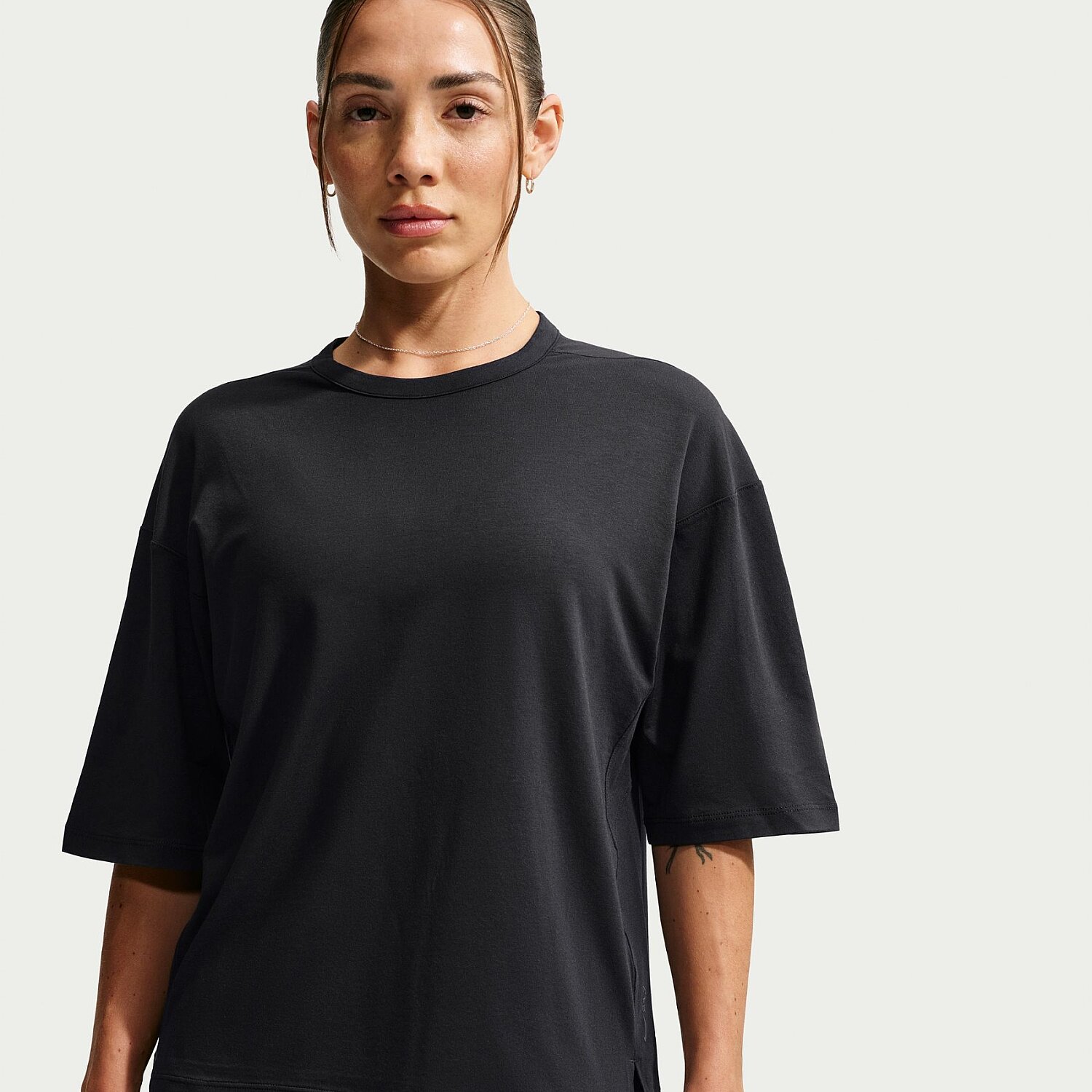 Женские шорты Nike 24.7 ImpossiblySoft Light Ls Ss Top Tişort