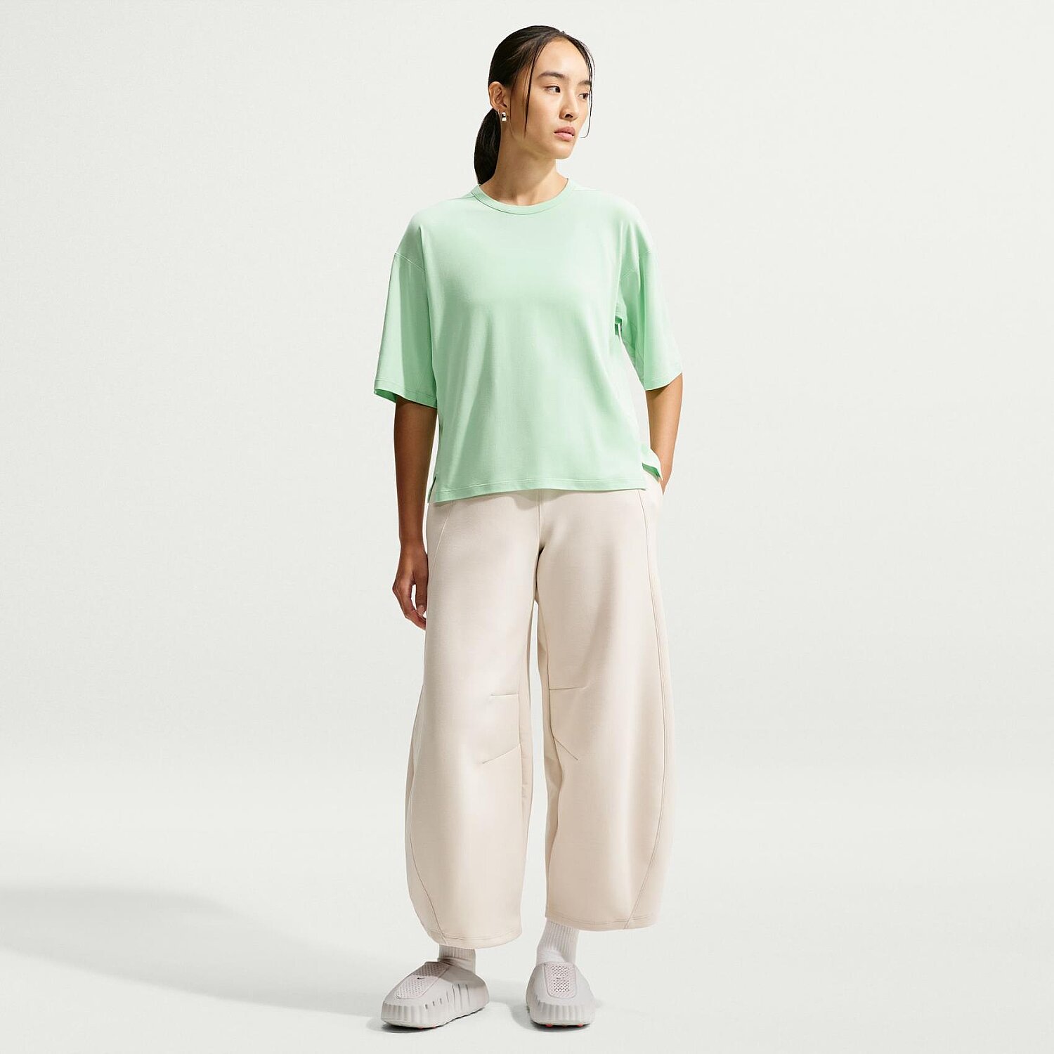 Женская футболка Nike 24.7 ImpossiblySoft Light Ls Ss Top