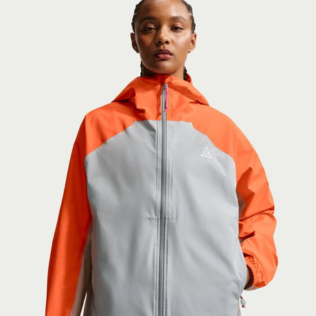 NIKE - ACG Storm-FIT ADV Phantazma Jacket Kadın Ceket (1)