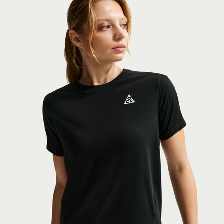 NIKE - ACG Trail Dri-FIT Ss Top Kadın Siyah Tişört