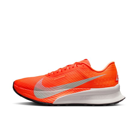 NIKE - ACG Ultrafly Trail Erkek Turuncu Koşu Ayakkabısı (1)