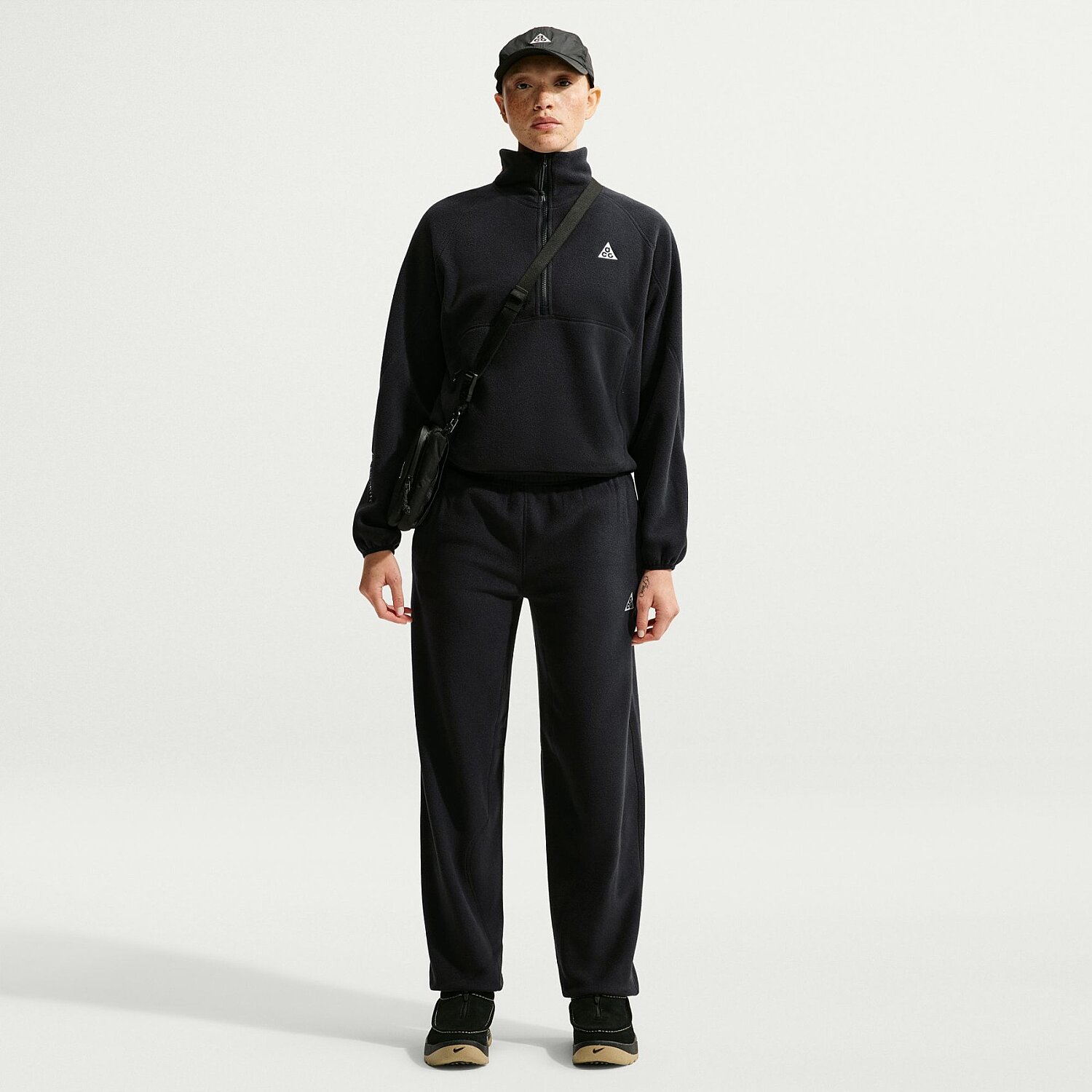 Женские спортивные штаны Nike ACG Wolf Tree Pant