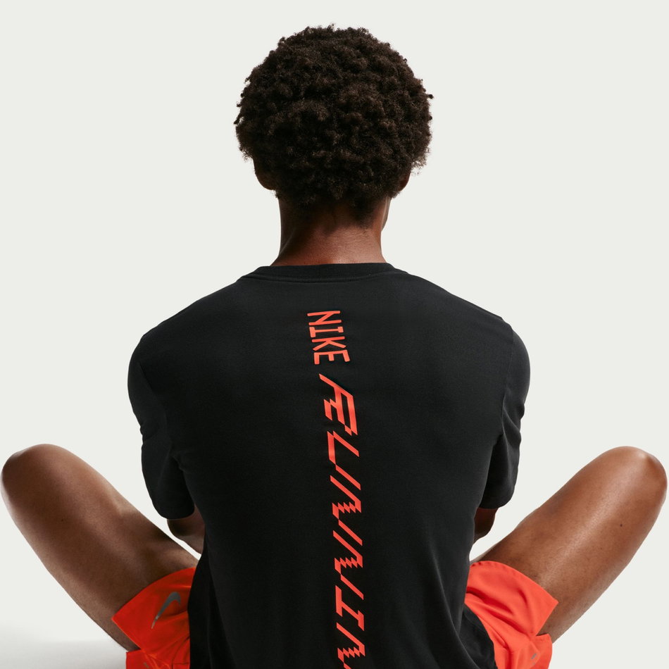 AeroSwift Dri-FIT Gfx Tee Erkek Siyah Tişört