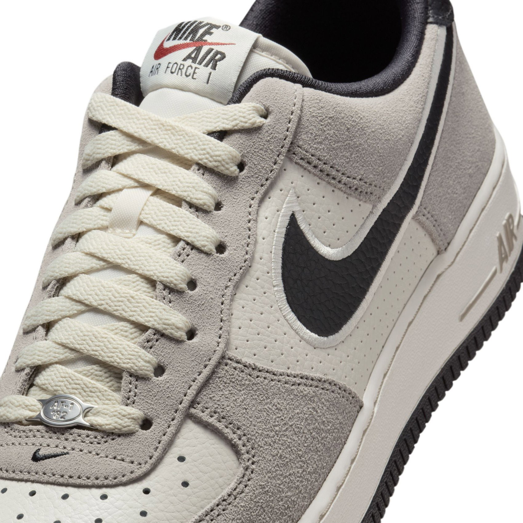 Nike Nike Air Force 1 IO2077 LV8
