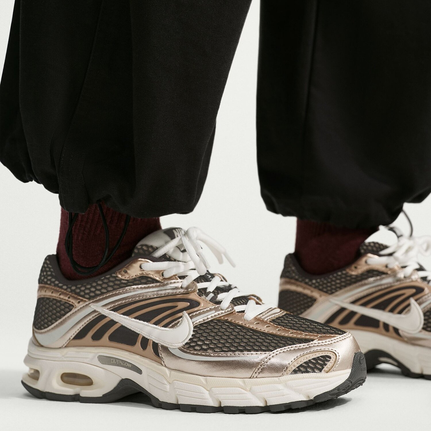 Женские кроссовки Nike Air Max Moto 2K Sneaker