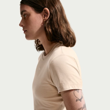 NIKE - Chill Knit Crop Kadın Bej Tişört (1)
