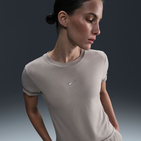 NIKE - Chill Knit Crop Kadın Bej Tişört (1)